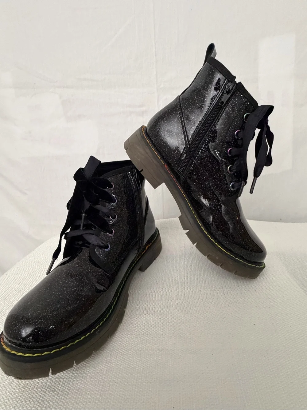 Dream Pairs Black Glitter Patent Combat Boots Girls Size 2 Excellent(B248)
